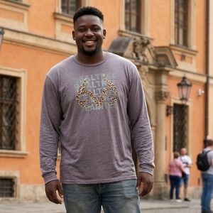 Realtree Men's Longsleeve Grey T-Shirt with Leppard Antlers Graphic on Front NWT